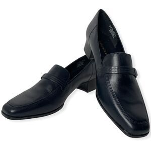 Naturalizer Navy Leather Heeled Loafers